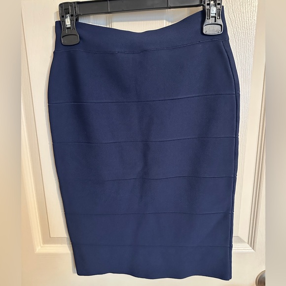BCBGMaxAzria Alexa Bandage Pencil Skirt, Navy Blue, Sz M - Picture 4 of 7